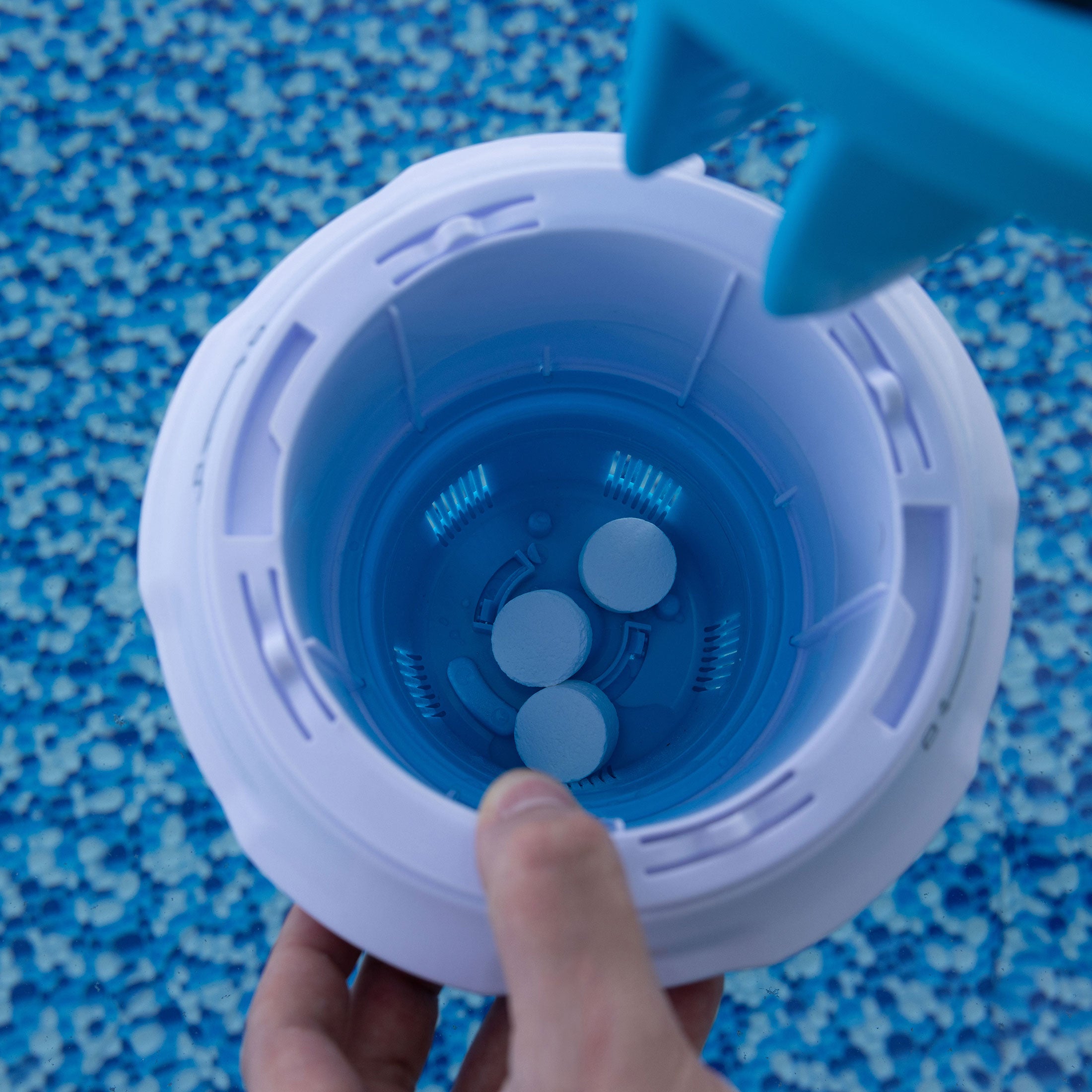 Bestway Pool Chemical Starter Kit with Chlorine - Image 8