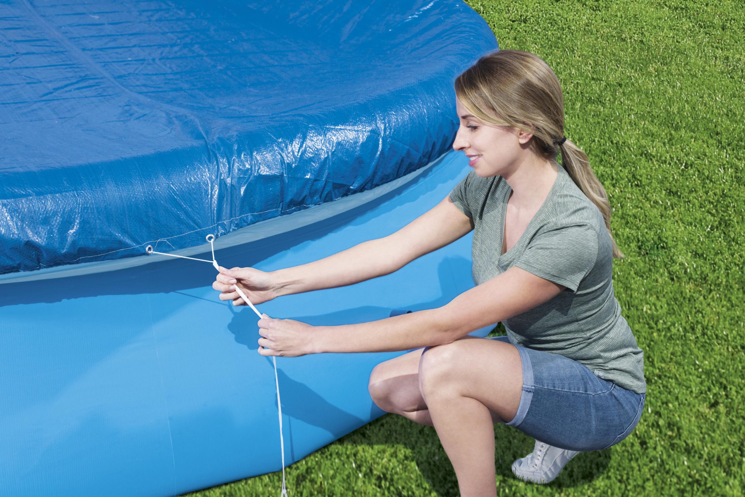 Flowclear™ 12' Fast Set Pool Cover - Image 6